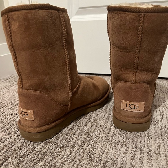 Classic short chestnut uggs - Picture 3 of 3